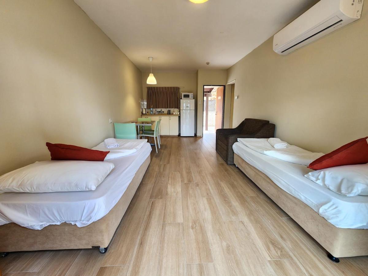 Hotel כפר נופש קלי"ה ים המלח Kalia Esterno foto
