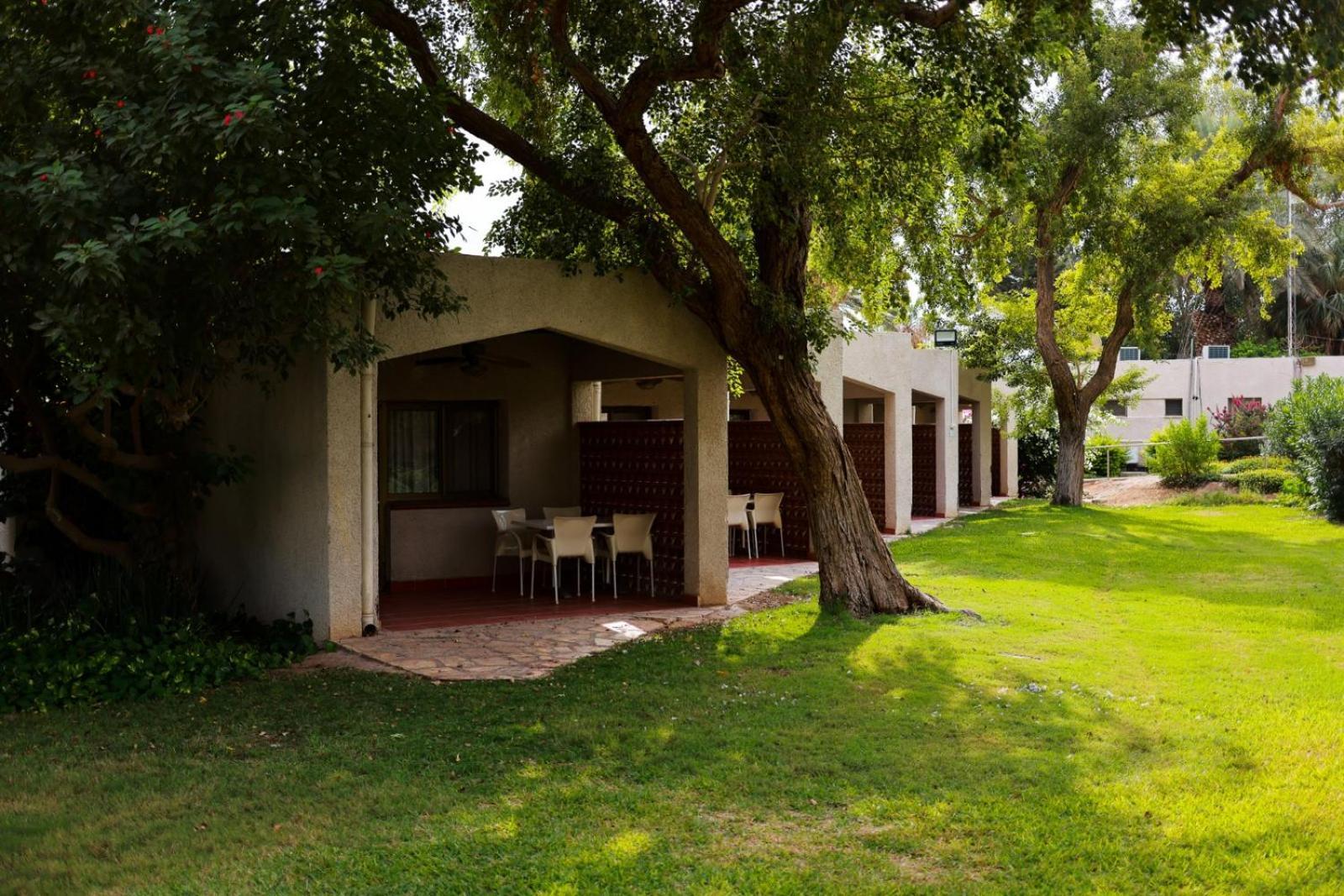 Hotel כפר נופש קלי"ה ים המלח Kalia Esterno foto