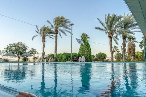 Hotel כפר נופש קלי"ה ים המלח Kalia Esterno foto